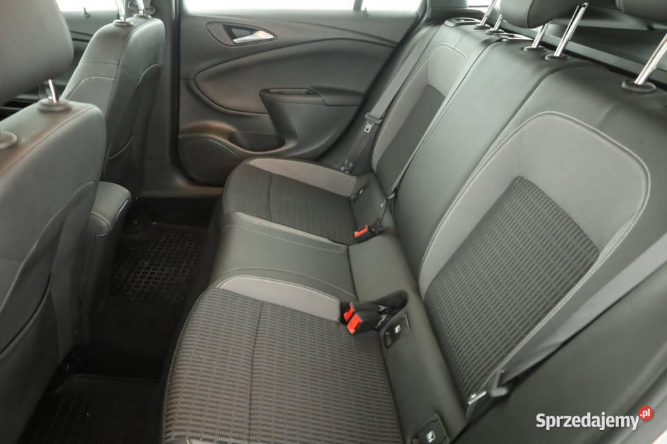 Opel Astra 15 CDTI 90KM Astra Samochody osobowe