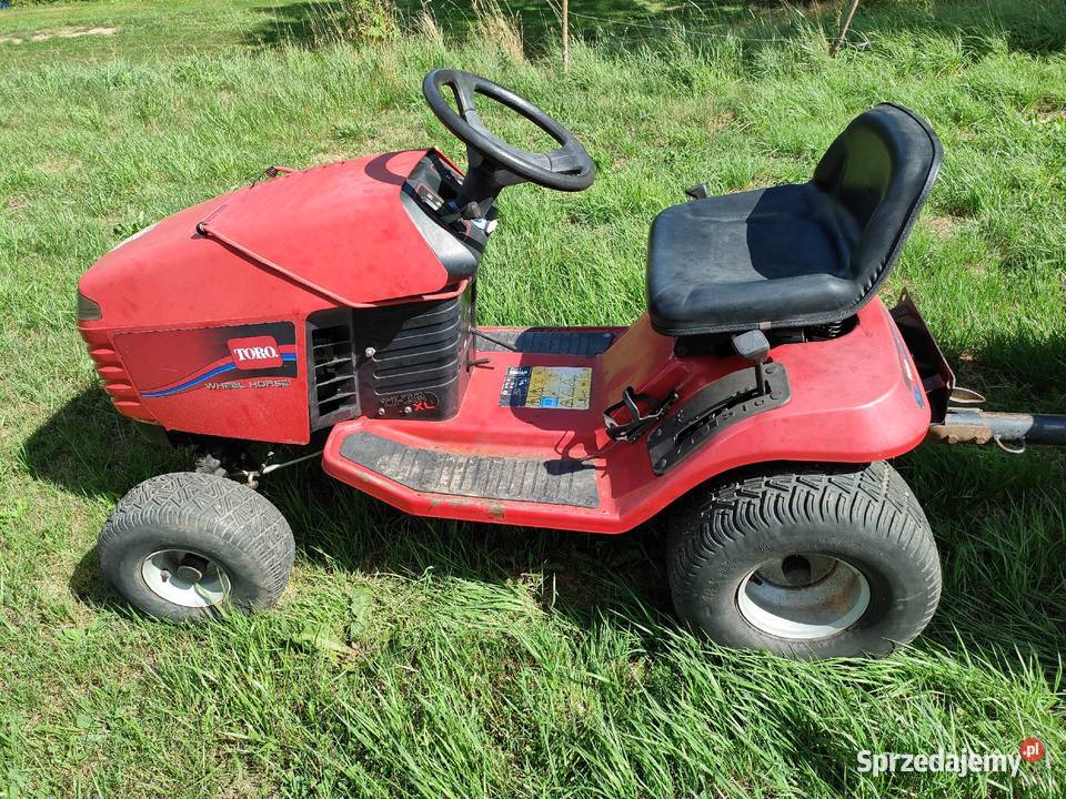 Traktorek ogrodowy z przyczepką Toro briggs 11 Spalinowe