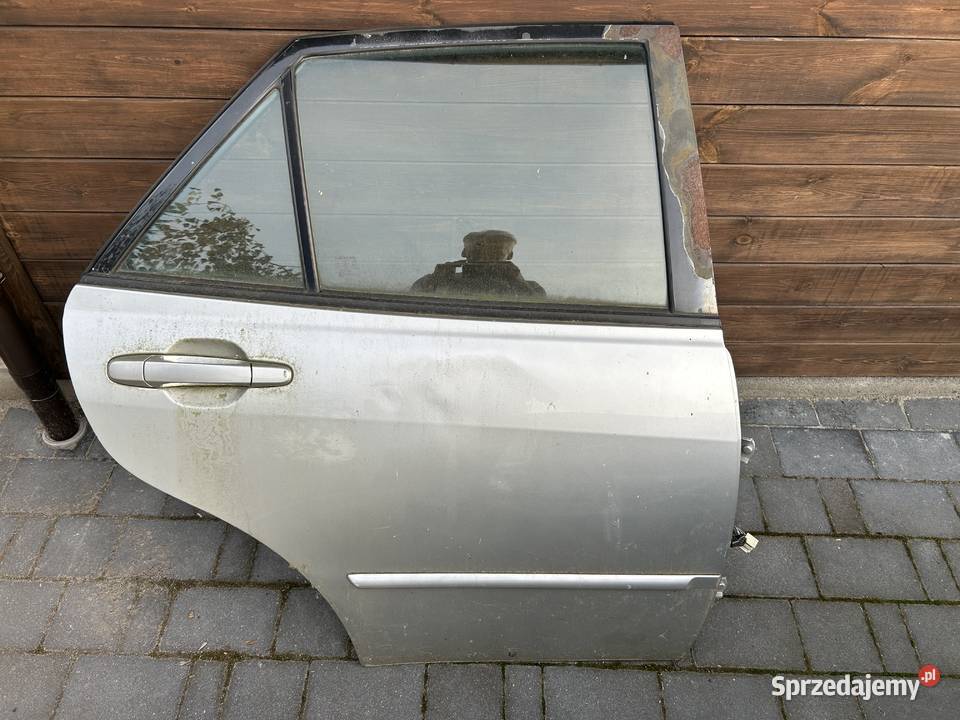 Lexus IS200 IS300 SportCross kompletne tylne mazowieckie Radom sprzedam