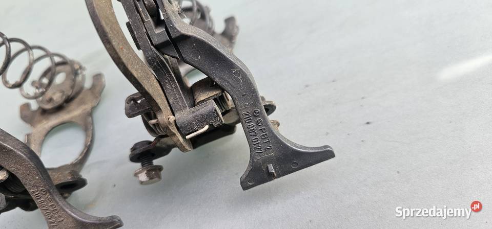 Zamek rygiel maski mercedes w210 2108870127 osobowe