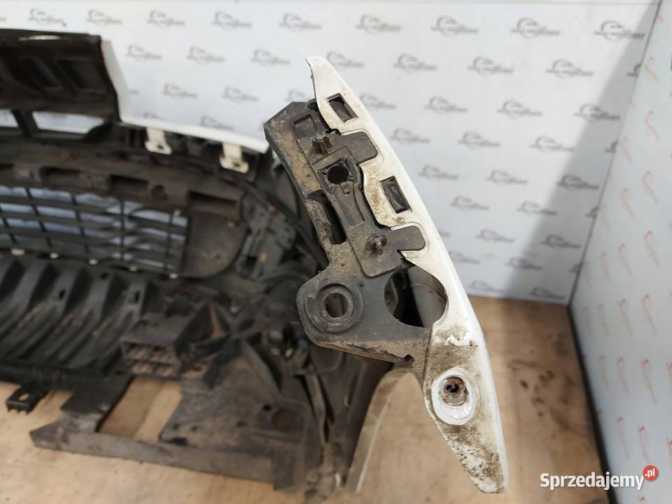 RENAULT MEGANE III 10r Zderzak przód przedni Kielce sprzedam