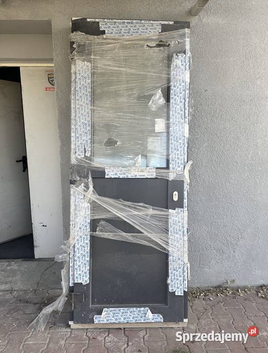 Nowe drzwi wejściowe z zamkiem elektrycznym – OKAZJA!