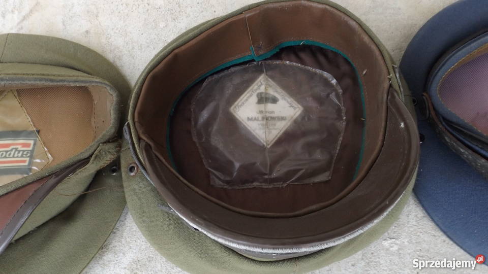 Stare czapki wojskowe 4 Grodziczno