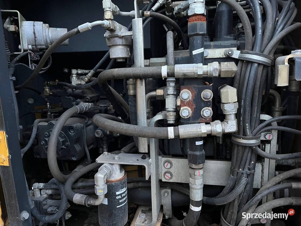 koparka gąsienicowa Holland E145 Częstochowa