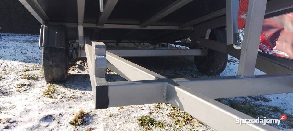 Przyczepka samochodowa z wywrotem