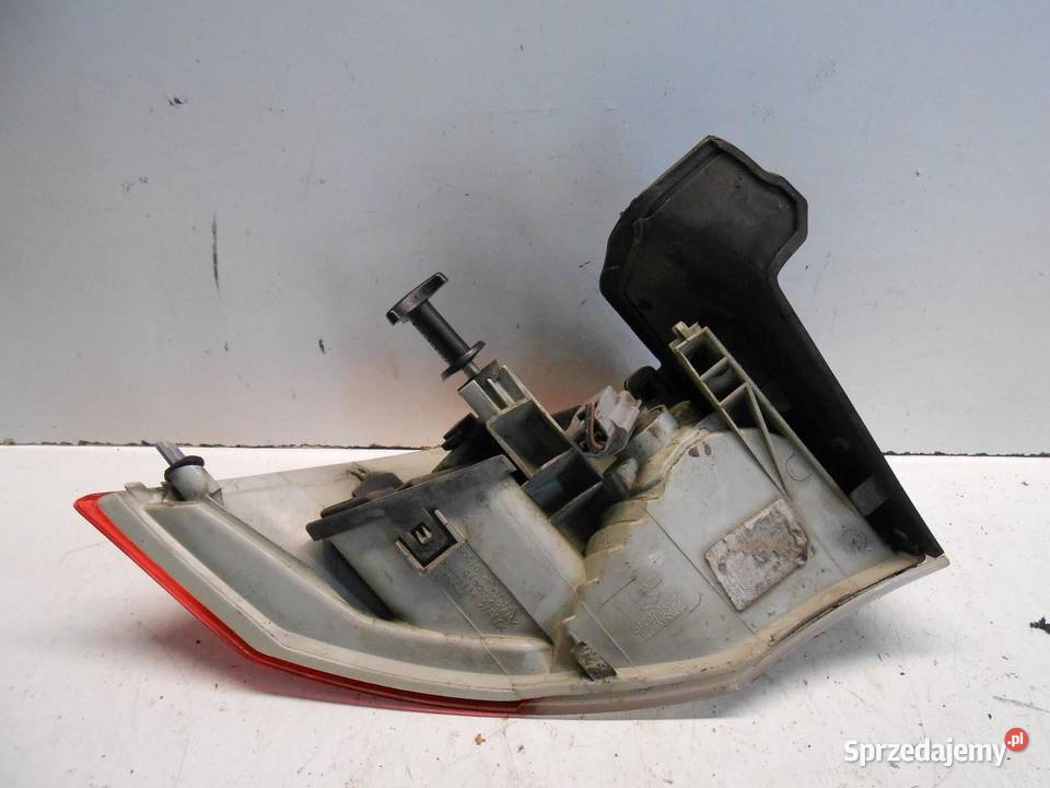 LAMPA PRAWA TYLNA TYŁ RENAULT LAGUNA III Lampy przednie