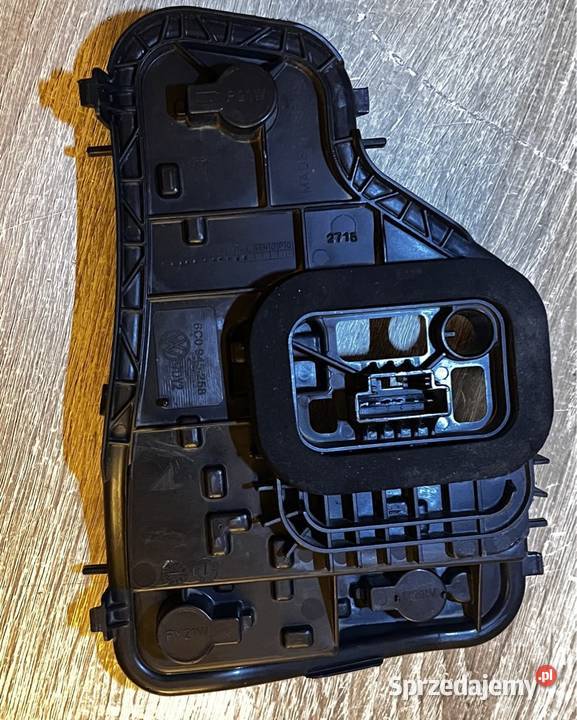 VW POLO V 6C 1518r WKŁAD LAMPY TYŁ TYLNI PRAWY Lampy tylne Sosnowiec sprzedam