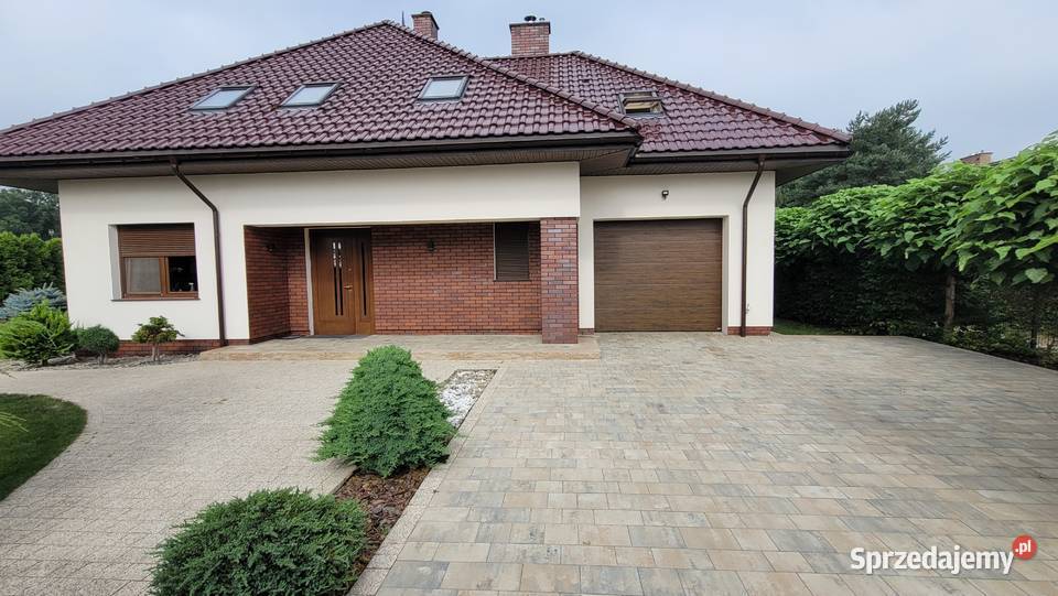 NOWOCZESNY, GOTOWY DO ZAMIESZKANIA DOM NA 10-AROWEJ DZIAŁCE W PONIATOWIE