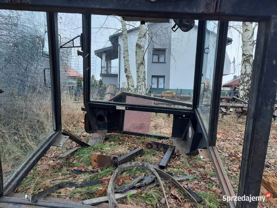 Kabina ciągnikowa Wladimirec T25 duża nieuszkodzony Bucze