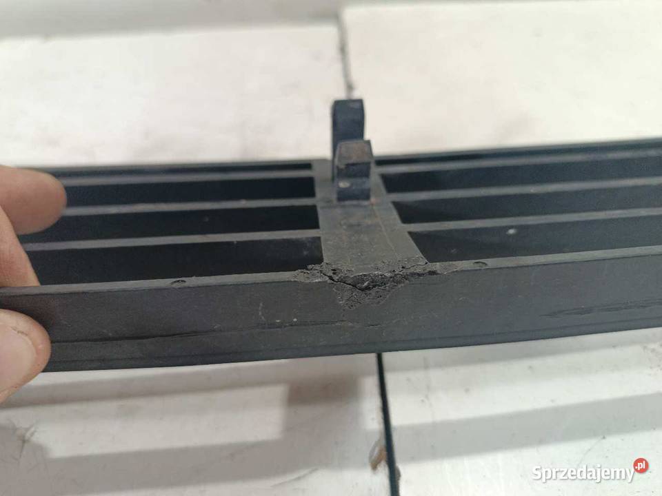 KRATKA ZDERZAKA PRZÓD AUDI A8 D2 4D0854687