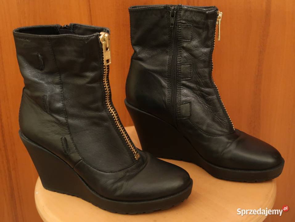 Do sprzedania mam damskie buty botki firmy Siedlce sprzedam