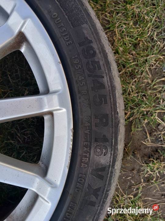 Sprzedam felgi 16 stki razem z dwoma oponami Rozmiar 16" Jarczechowo