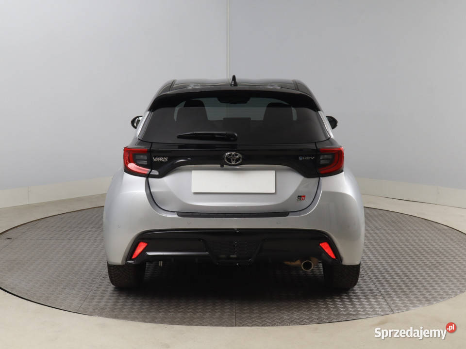 Toyota Yaris 15 VVTi Hybrid skórzana tapicerka sprzedam