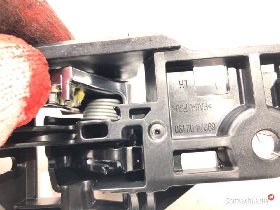 KLAMKA WEWNĘTRZNA LEWY PRZÓD TOYOTA COROLLA E21 osobowe