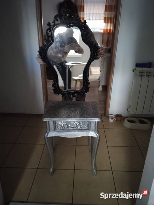 Toaletka z lustrem i komudka holenderska