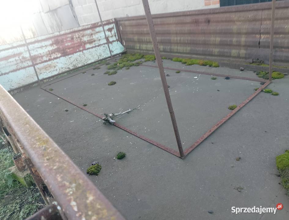 Rozrzutnik przyczepa 1osiowy złomu uszkodzony