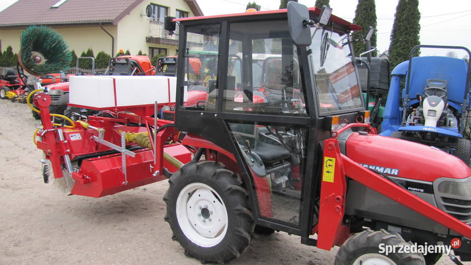 Zamiatarka z koszem napęd hydrauliczny traktor Węgrów