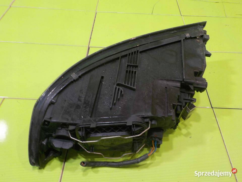 VOLVO S40 II LIFT 10r lampa prawa przod 31265701 osobowe Suków