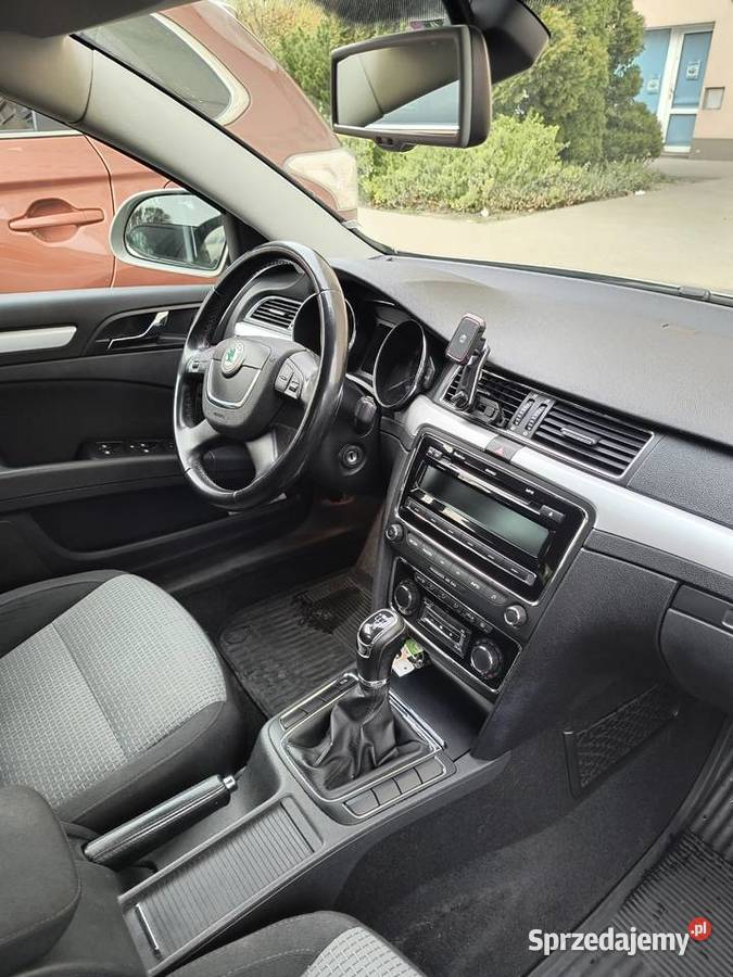 Skoda Superb z niskim przebiegiem Poznań