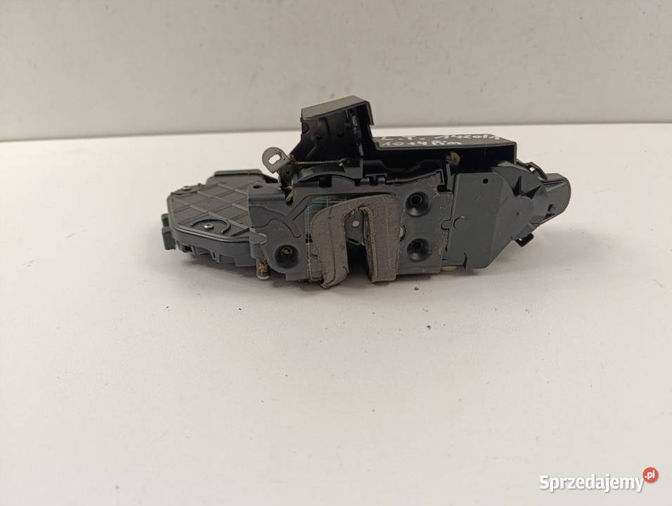 LAND ROVER DISCOVERY III L319 ZAMEK DRZWI TYŁ Pozostałe Zbierkowo sprzedam