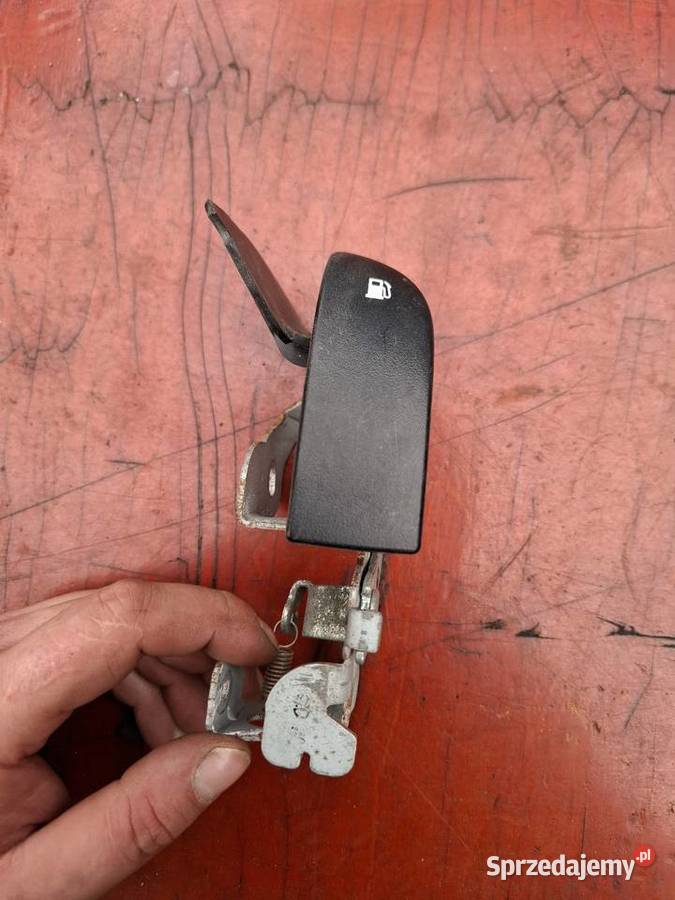 Rączka mechanizm klapki wlewu Mazda 6 GG GY 0207 Części samochodowe małopolskie Przyborów