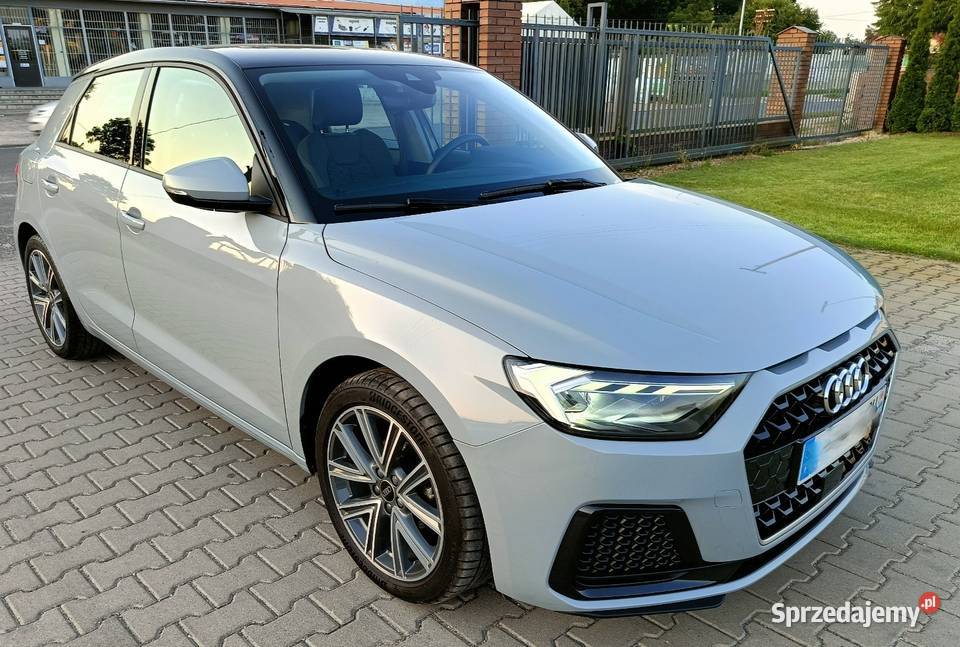 Audi A1 piękny kolor automat niski przebieg full ogranicznik prędkości Kawęczyn