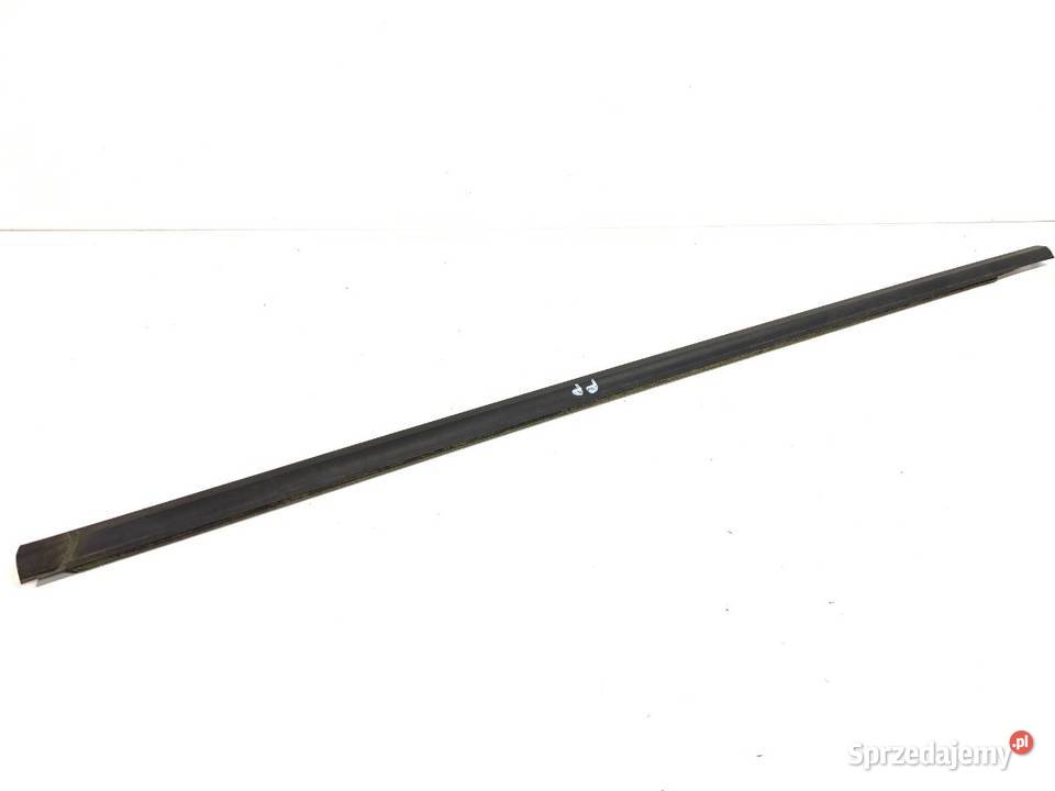 LISTWA ZGARNIAJĄCA PRZÓD PRAWY VW GOLF VII podkarpackie