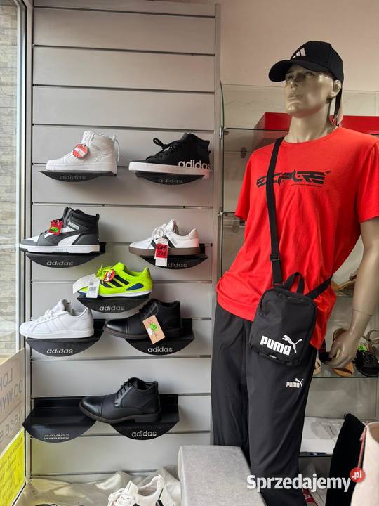 Sprzedam wyposażenie sklepu obuwniczoodzieżowego Janów Lubelski sprzedam