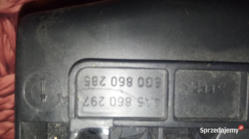 Mocowanie trójkąta uchwyt Audi A4 Passat B5 Posługowo