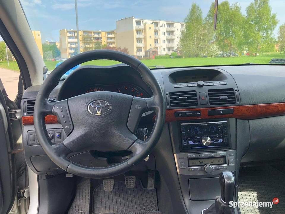 Toyota Avensis 2005r srebrny Avensis Zgierz