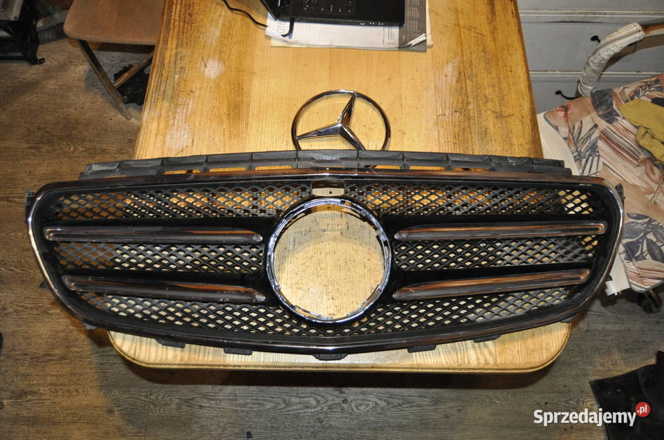 MERCEDES E KLASA W213 GRILL ATRAPA A2138880223 Motoryzacja pomorskie Sierakowice sprzedam