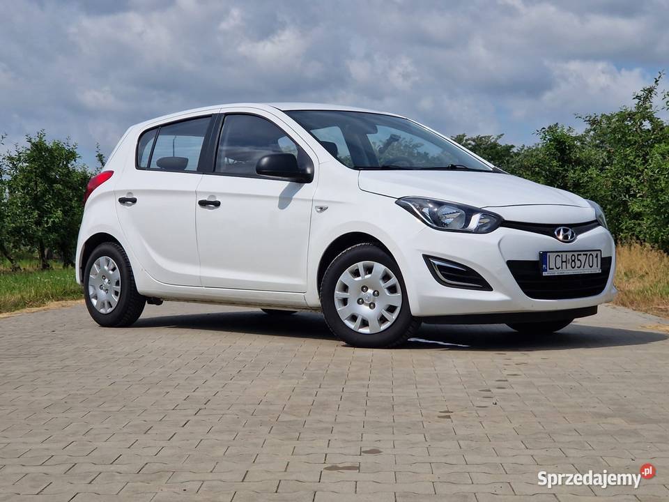 Hyundai I20 12 benzyna klima Bluetooth dużym Zarejestrowany w Polsce Sandomierz sprzedam