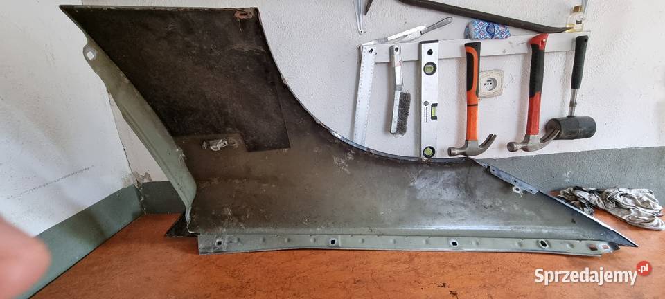 Prawy błotnik BLACK SAPPHIRE METAL BMW e91 Ruda