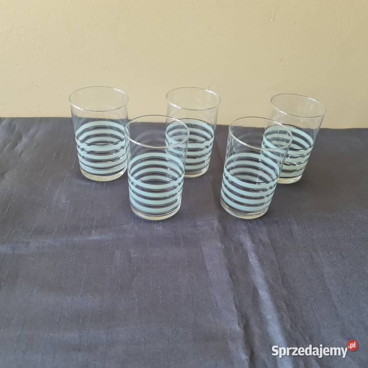 Szklanki z barwinego szkła Okres PRLu Porcelana i szkło Warszawa