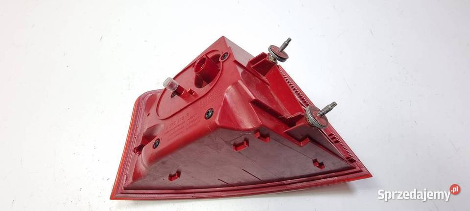 LAMPA PRAWA TYŁ AUDI S8 D3 4E0945096H Lipno