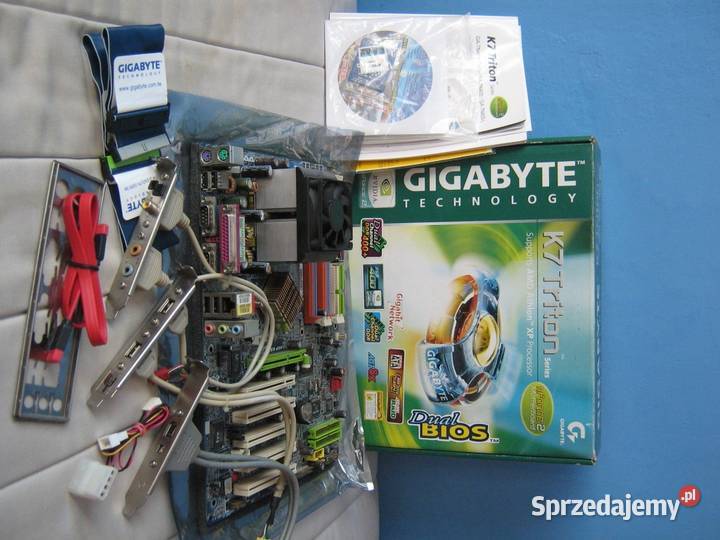 Płyta główna Gigabyte K7 Triton + procesor AMD Athlon XP 110