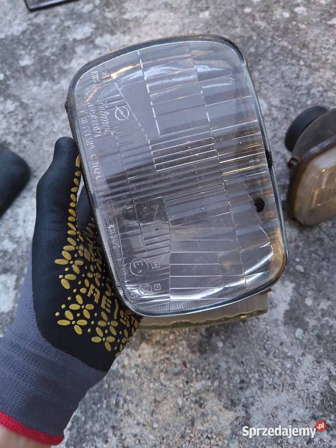 Reflektory lampy przednie Fiat 126p Maluch marka Tłuszcz
