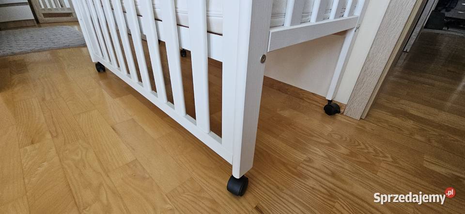 Łóżeczko dziecięce z opuszczanym bokiem Meble Kraków sprzedam