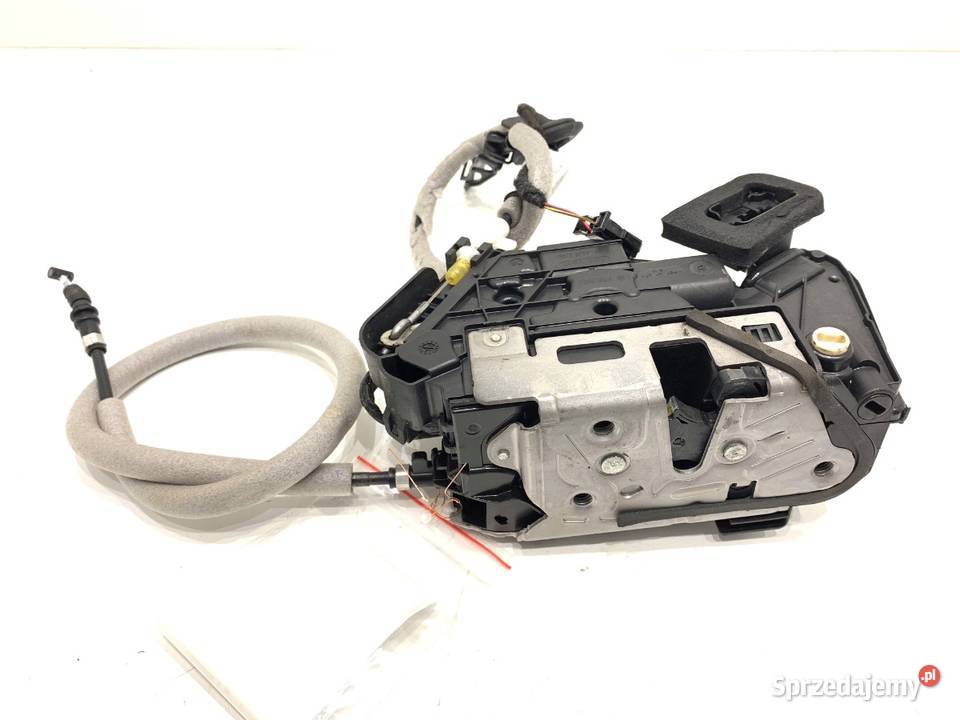 ZAMEK DRZWI PRAWY TYŁ VW GOLF VIII Kombi Zamki, wkładki i kluczyki sprzedam