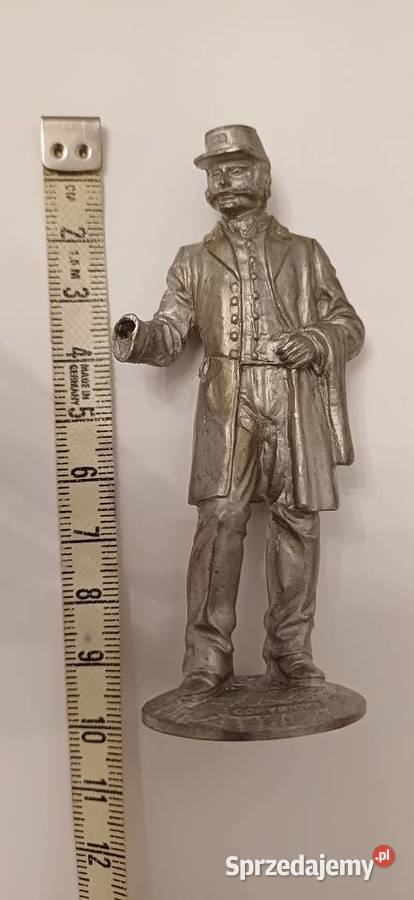 Cynowa figurka kanoniera