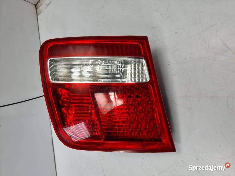 LAMPA W KLAPE LEWA AUDI A8 D3 4E0945093C Pozostałe