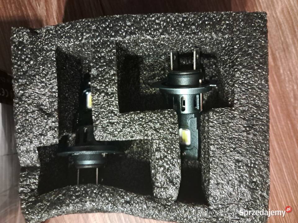 2 nowe żarówki led H7 pudełko jest trochę Sandomierz sprzedam