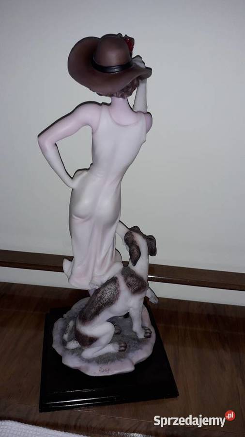 Figurka figura dama z psem porcelana biskwitowa Porcelana i szkło