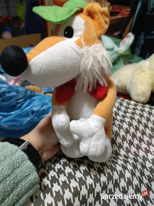 Pluszak przedstawia Ferdi Fuchsa maskotkę Poznań