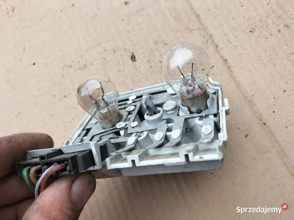 AUDI 80 B4 80B4 KOMBI WKŁAD LAMPY PRAWY TYŁ Kamień-Kolonia sprzedam