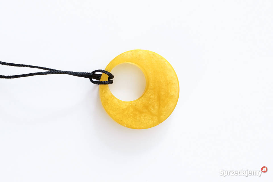 Okrągły wisiorek z żywicy epoksydowej kolor