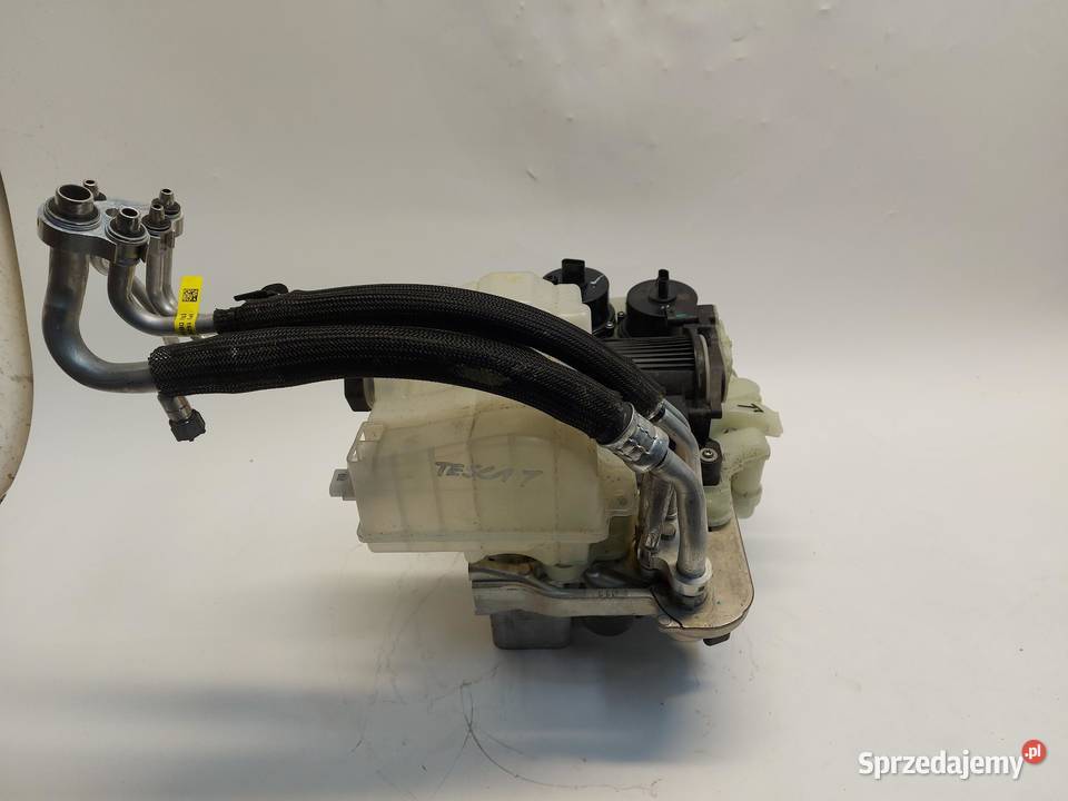 TESLA MODEL Y 2022r Pompa ciepła rozdzielacz osobowe