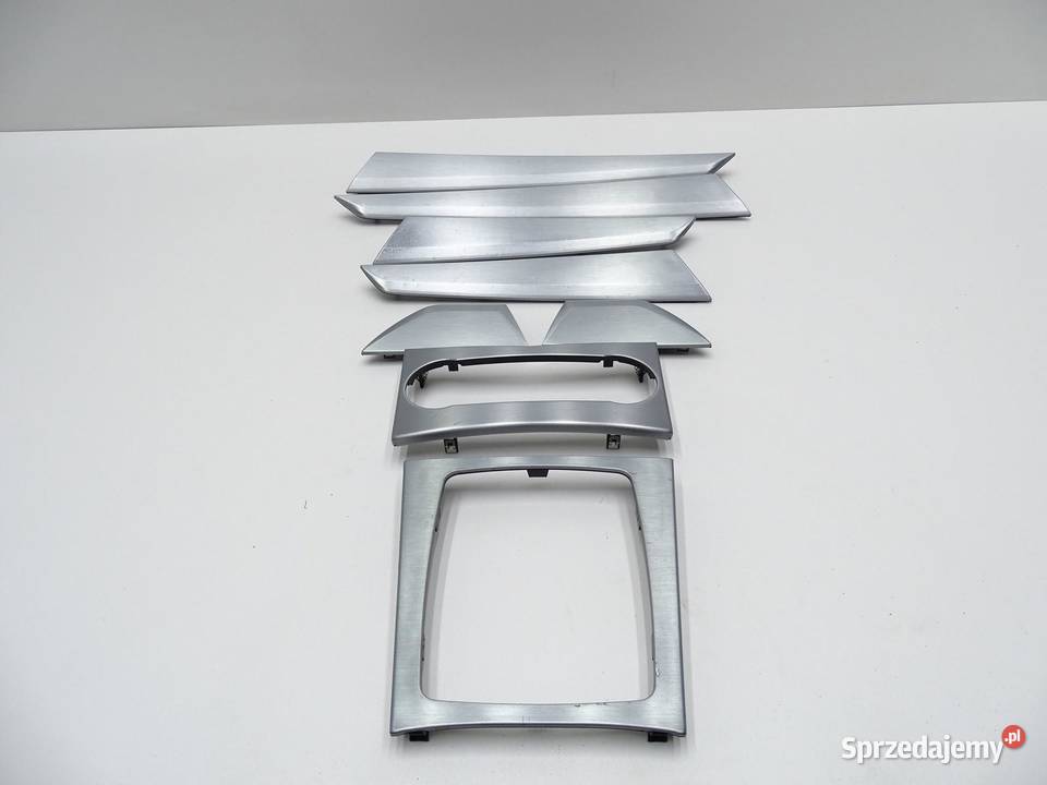LISTWY WEWNETRZNE OZDOBNE MERCEDES W204 C KLASA