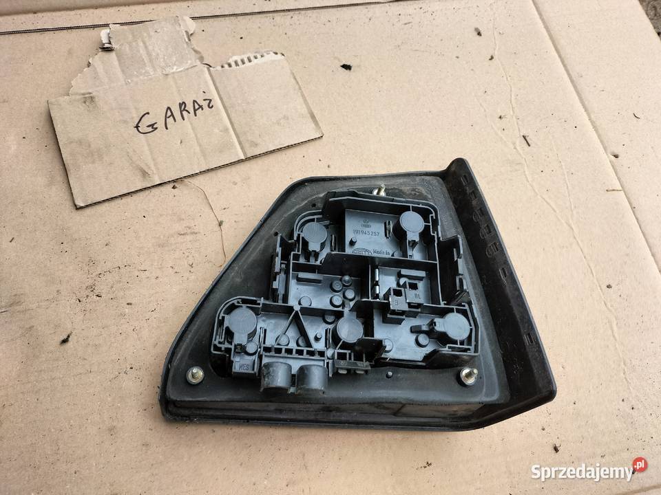 VW GOLF II 2 LAMPA TYŁ TYLNA LEWA WKŁAD LAMPY