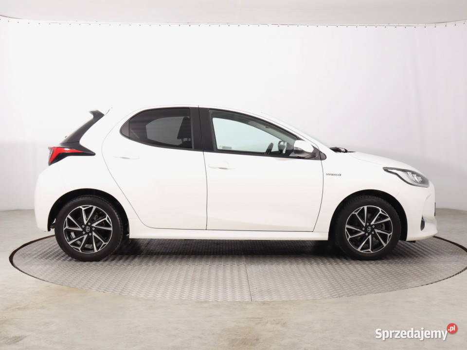 Toyota Yaris 15 VVTi Hybrid